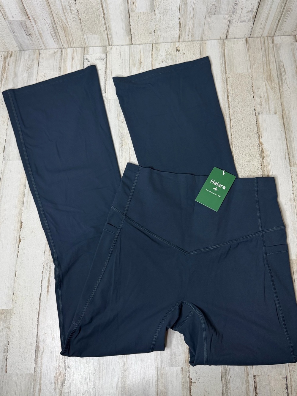 HALARA Navy High-Waist Flare Leggings